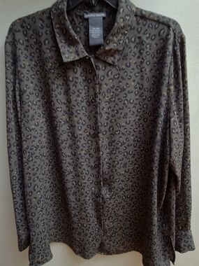 Chelsea & Theodore Plus Size 2XL Black Leopard/Cheeta Print Button-Down Top